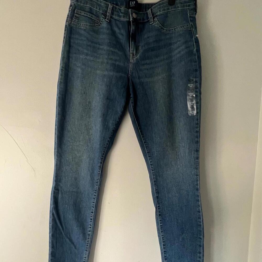 Brand New with Tag Gap Jeggings - Size 12/31" Tall